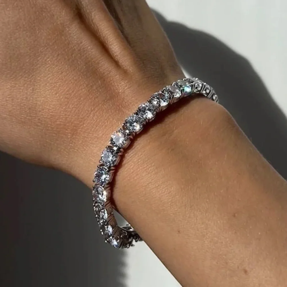 18k Tennis Bracelet - Picture 5 of 11